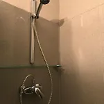 Habitación Grande Y Confortable Con Baño Privado Junto A Guggenheim